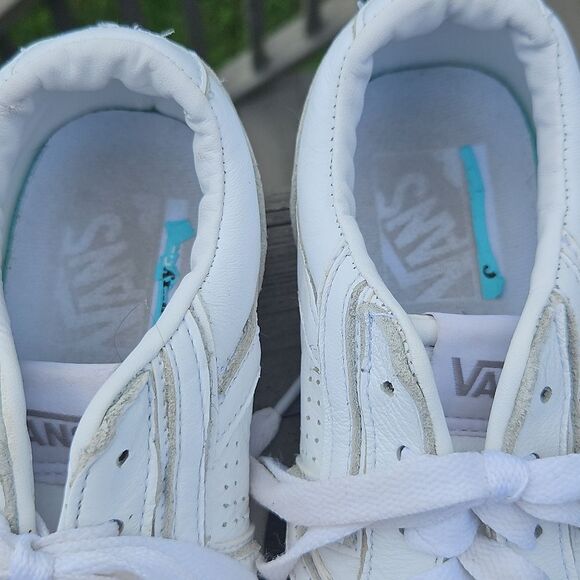 Vans White Leather Low Top Sneakers – Women’s Size 9 - Picture 5 of 8